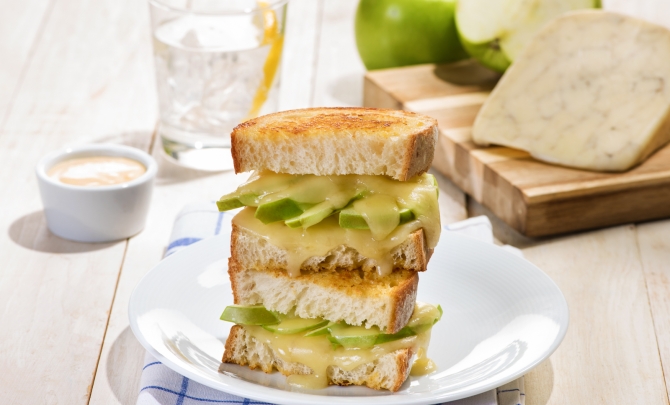 Apple and Dijon Grilled Cheese Sandwiches