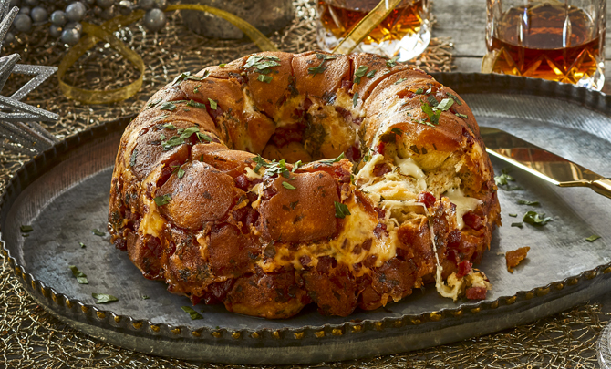 Pepperoni Pizza Monkey Bread